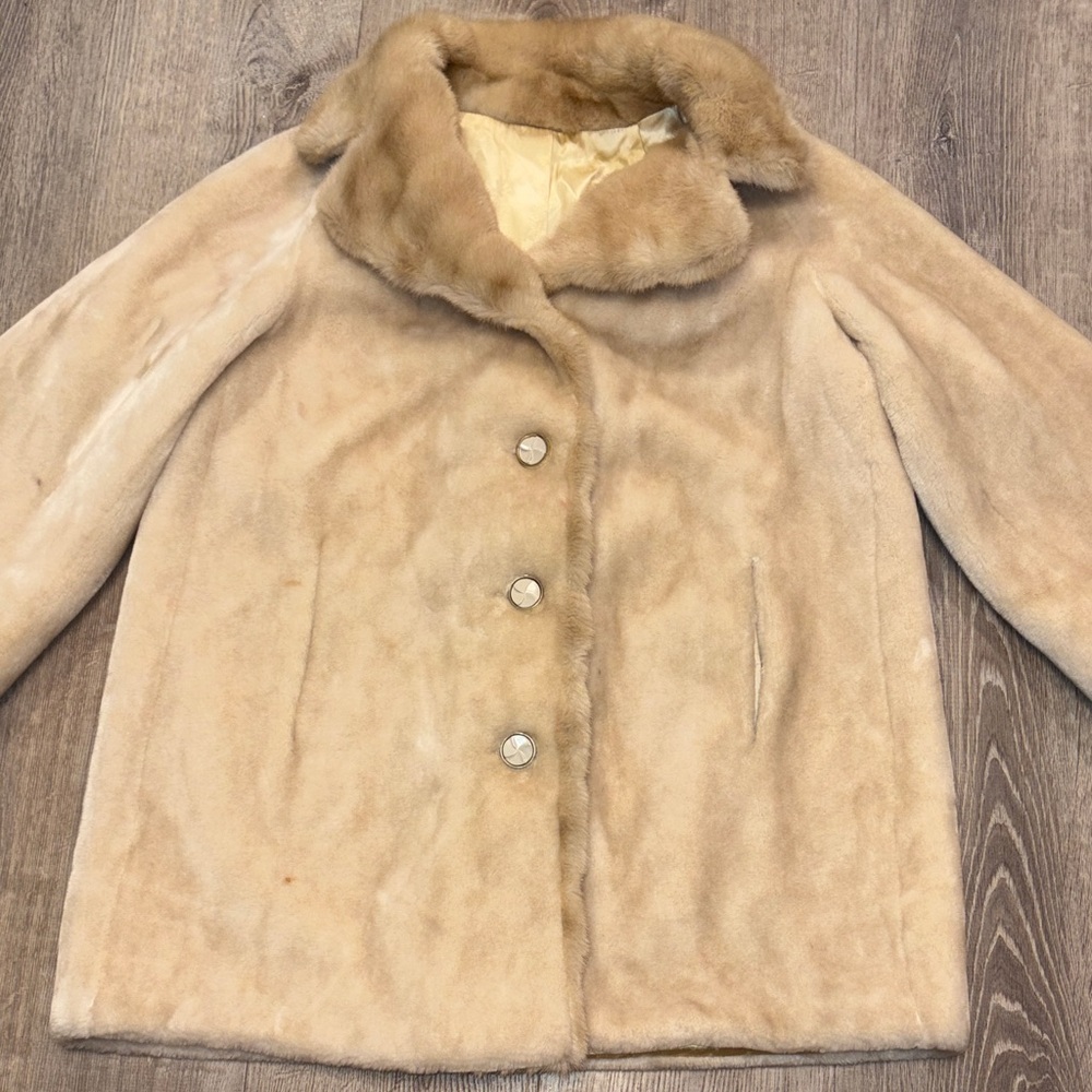 Vintage Elegant Tan Faux Fur Coat